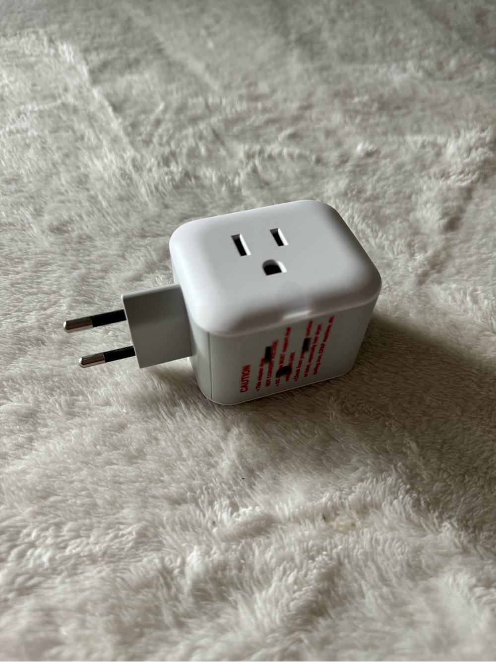 White Universal Travel Power Adapter with US Outlet Compatibility NWT